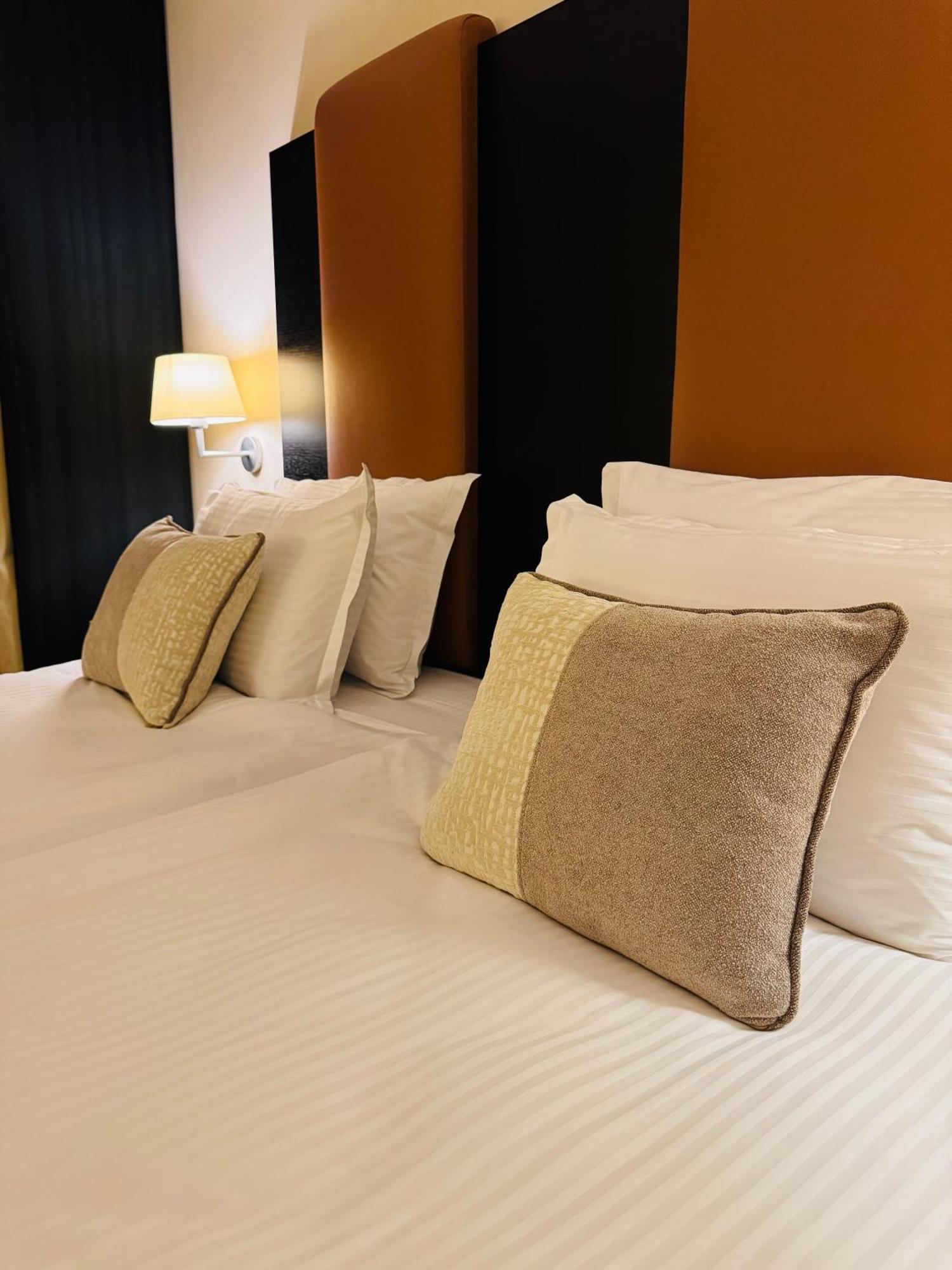 Hotel Rivo ทิมิชัวรา ภายนอก รูปภาพ