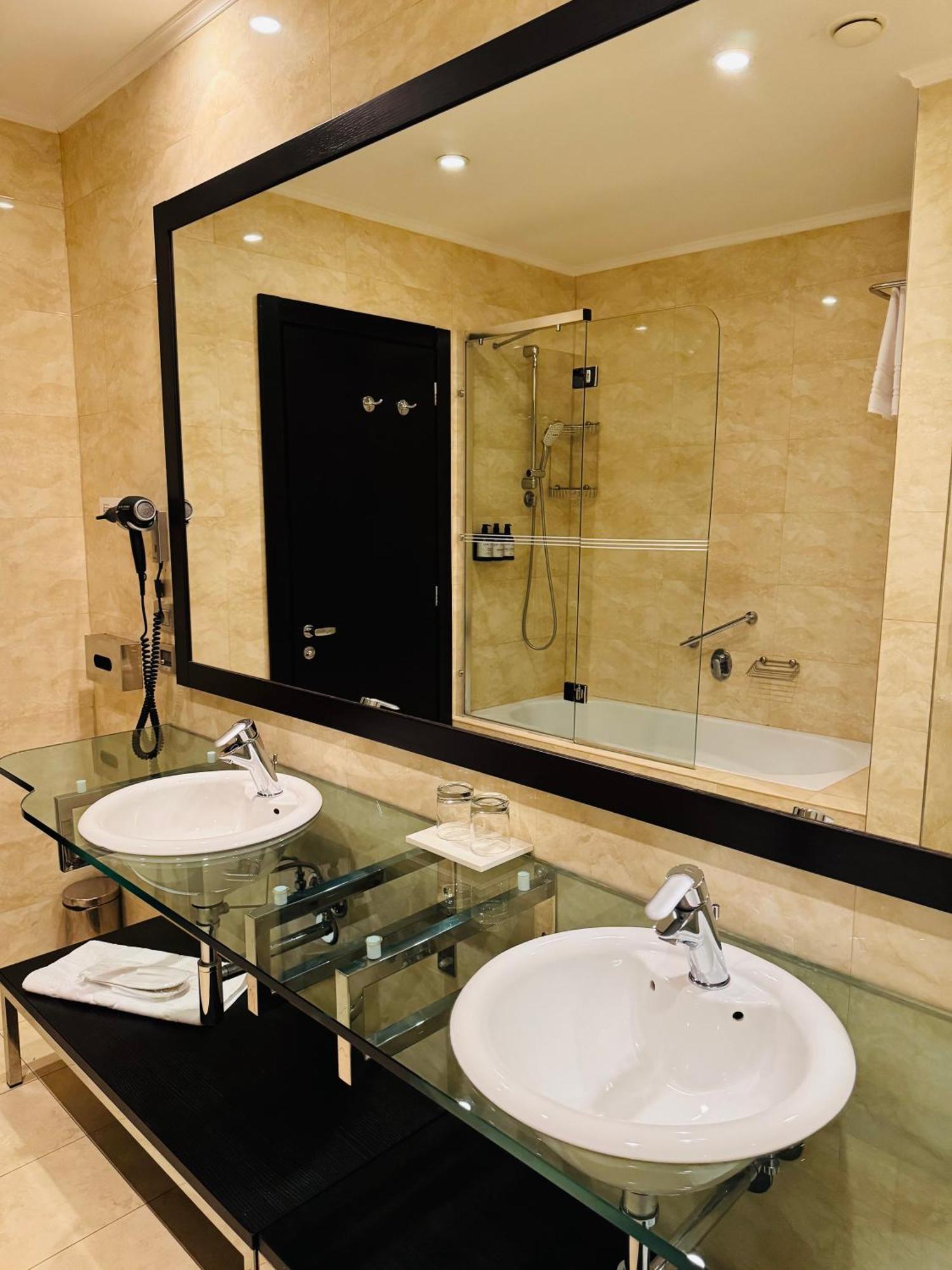 Hotel Rivo ทิมิชัวรา ภายนอก รูปภาพ