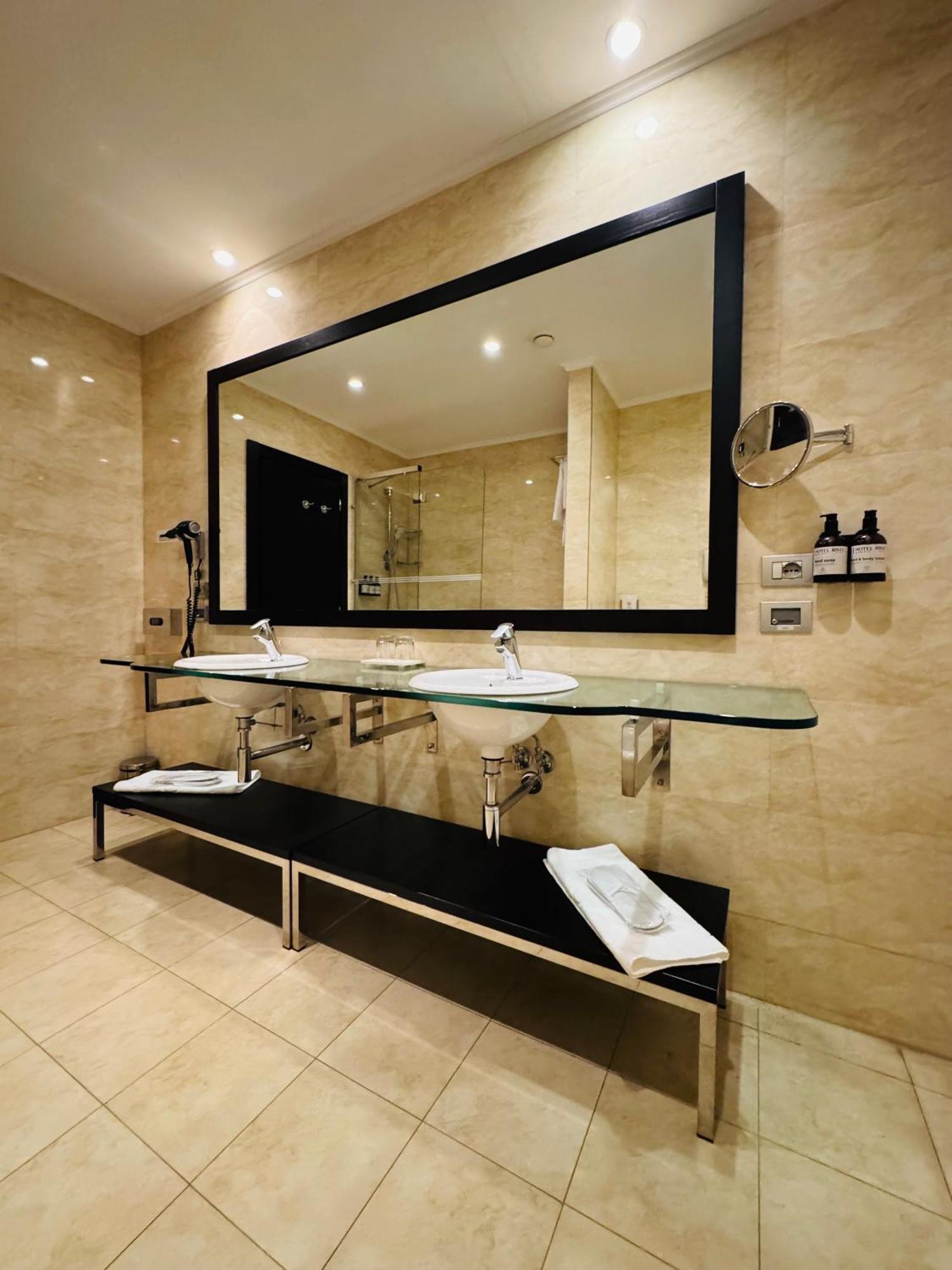 Hotel Rivo ทิมิชัวรา ภายนอก รูปภาพ
